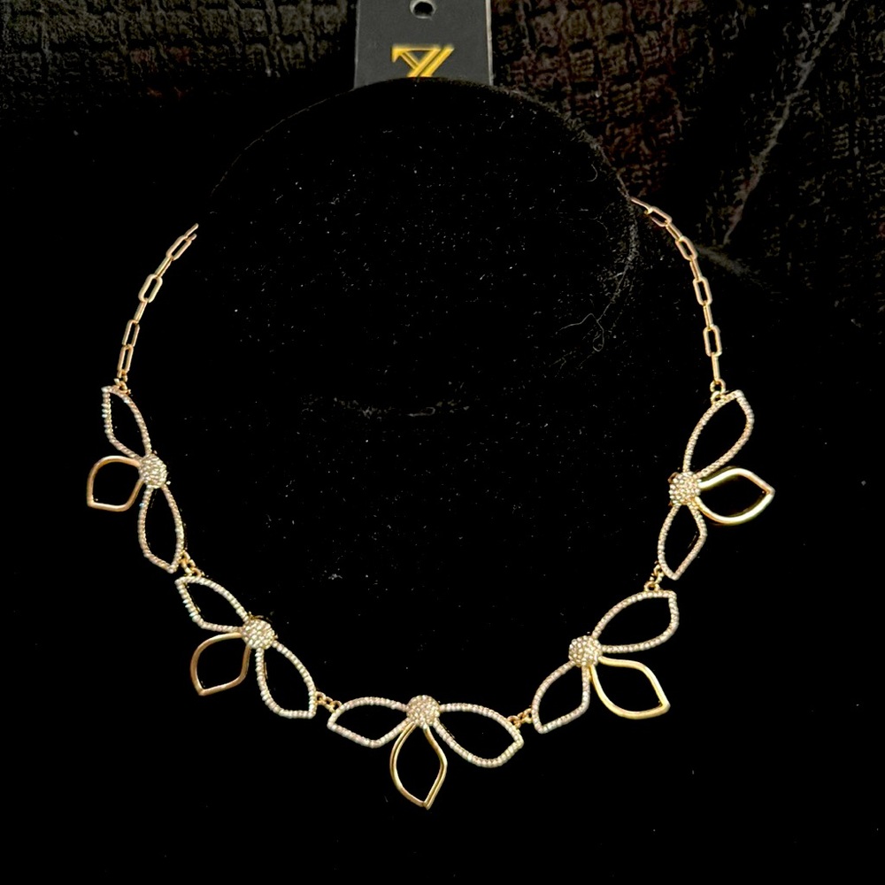 Brand new Necklace by zaxie